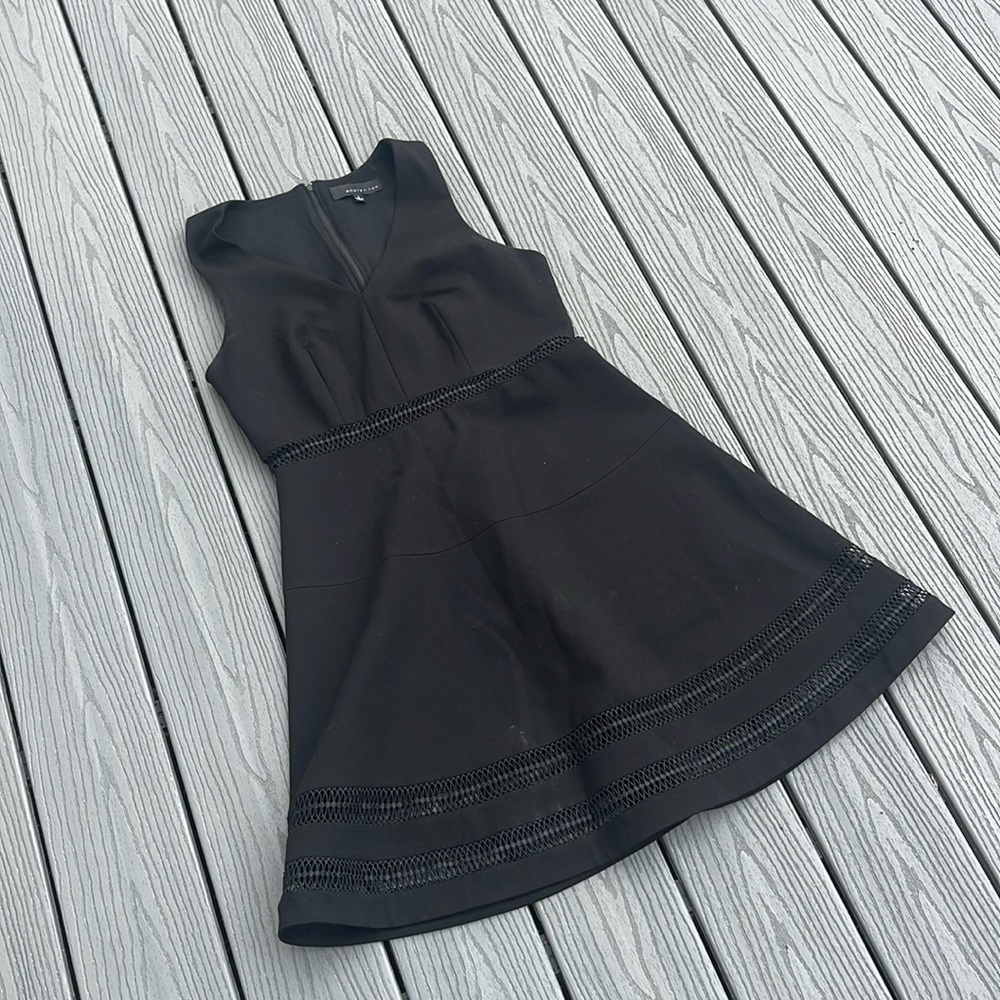 ❄️ Black A-Line Sleeveless Dress